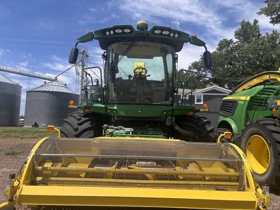 Image of John Deere 9700 equipment image 2