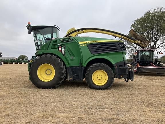 Image of John Deere 9700 Primary image