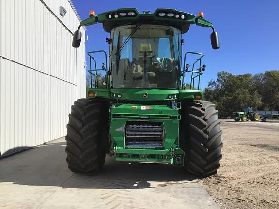 Image of John Deere 9700 equipment image 2