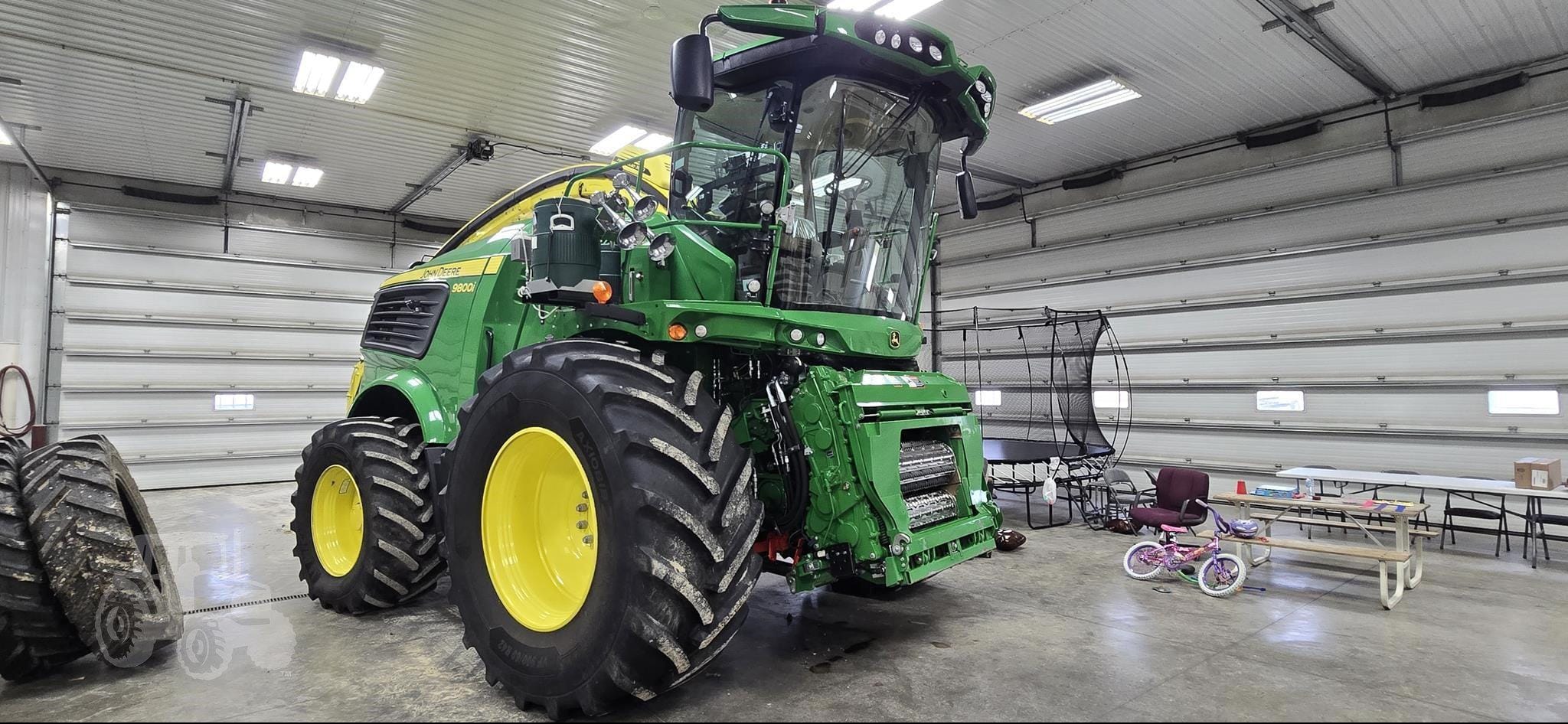 2023 John Deere 9800i Equipment Image0