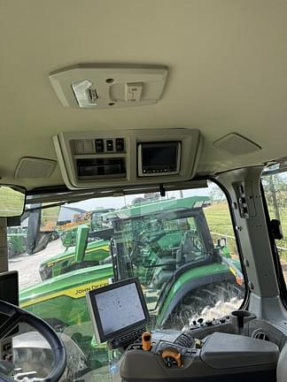 Image of John Deere 9R 390 equipment image 4