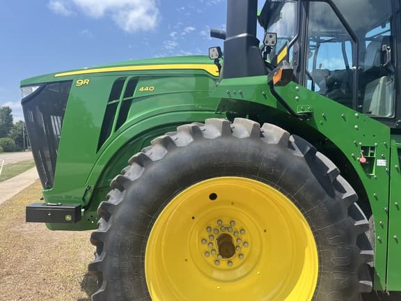 Image of John Deere 9R 440 equipment image 2
