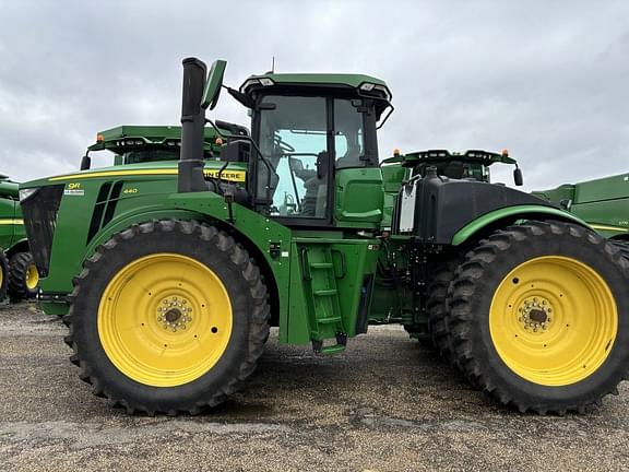 Image of John Deere 9R 440 equipment image 2