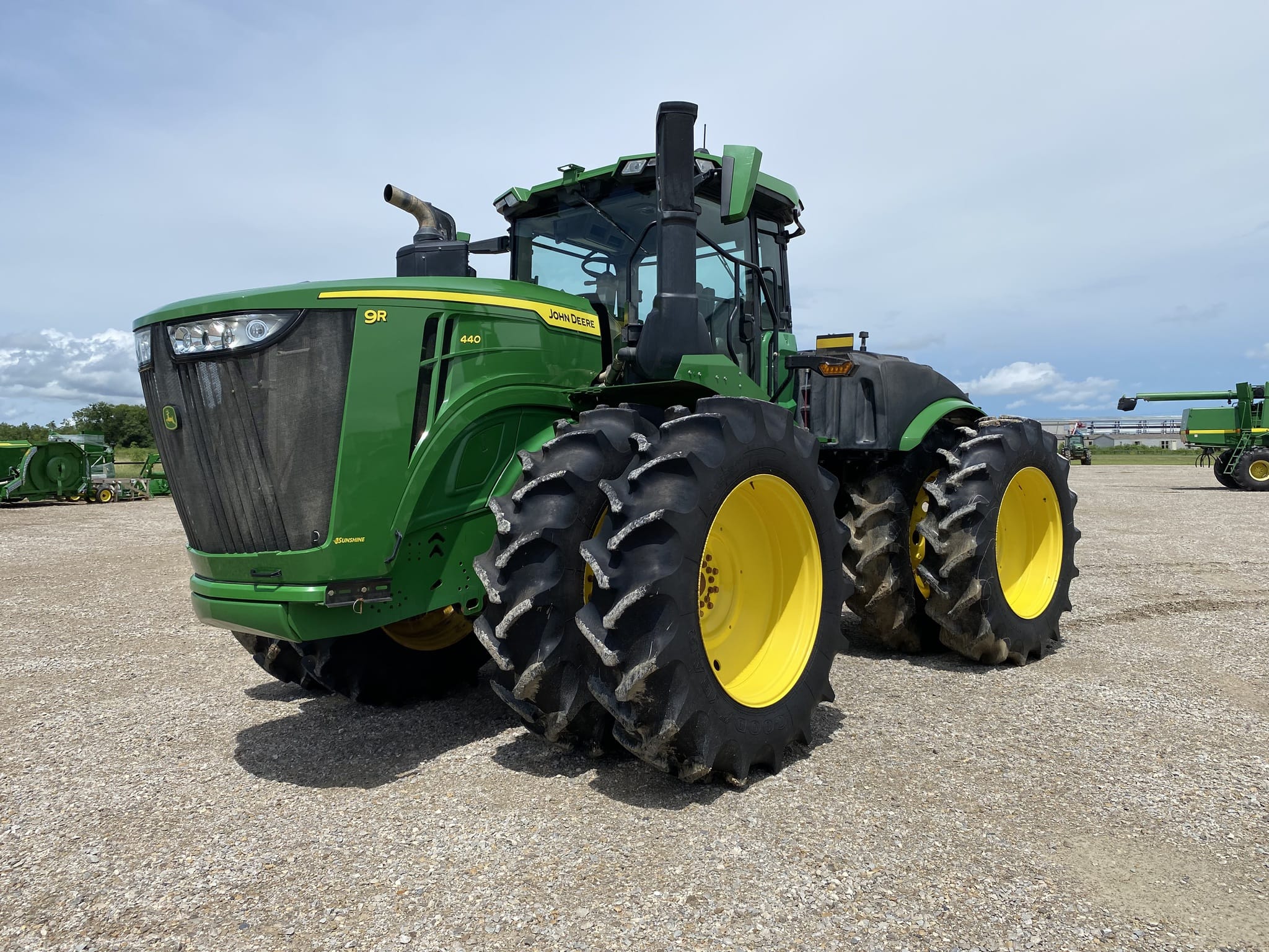 2023 John Deere 9R 440 Equipment Image0