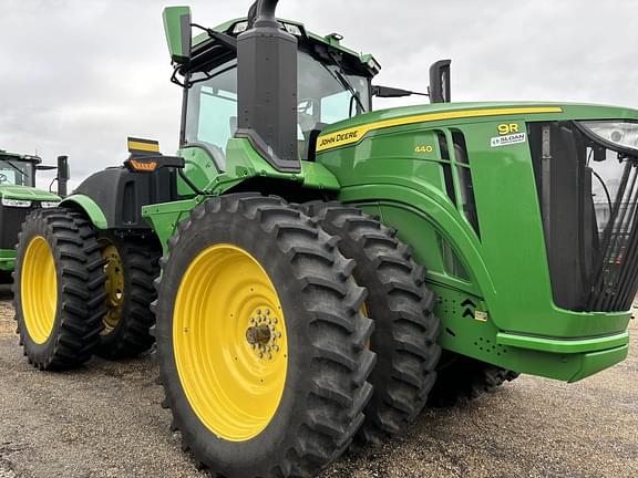 Image of John Deere 9R 440 equipment image 1