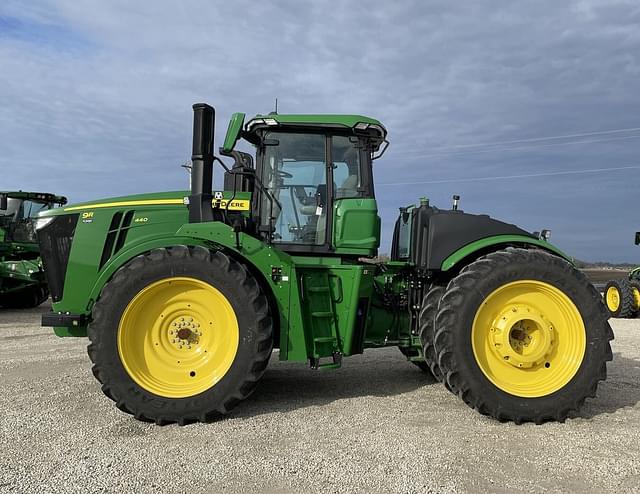 Image of John Deere 9R 440 equipment image 1