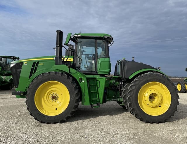 Image of John Deere 9R 440 equipment image 1