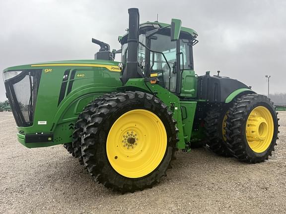 Image of John Deere 9R 440 equipment image 1