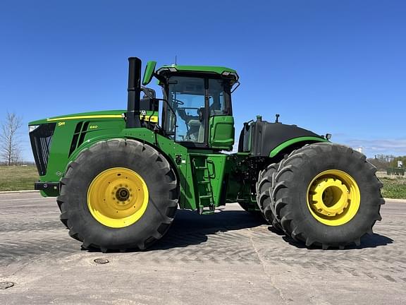 9 Series Tractors, 9R 640