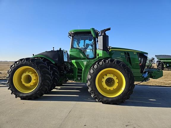 Image of John Deere 9R 640 equipment image 1