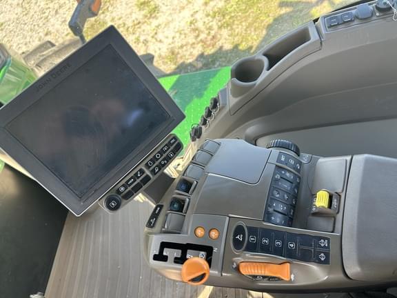 Image of John Deere 9R 640 equipment image 3