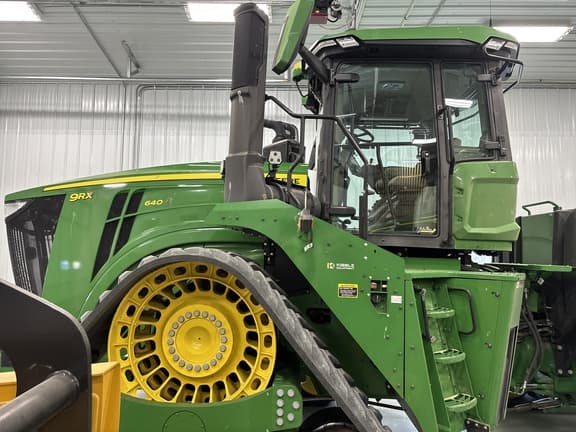 Image of John Deere 9RX 640 equipment image 2