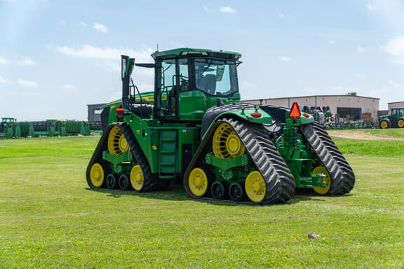 Image of John Deere 9RX 640 equipment image 2