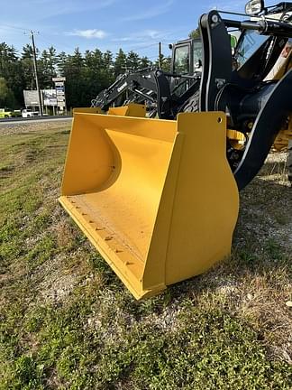 Image of John Deere Wheel Loader Bucket equipment image 3