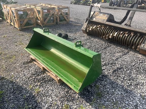 Image of John Deere Bucket equipment image 3