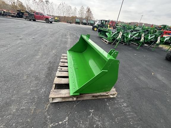 Image of John Deere Bucket equipment image 2