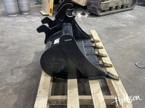 2023 John Deere Compact Excavator Bucket Equipment Image0