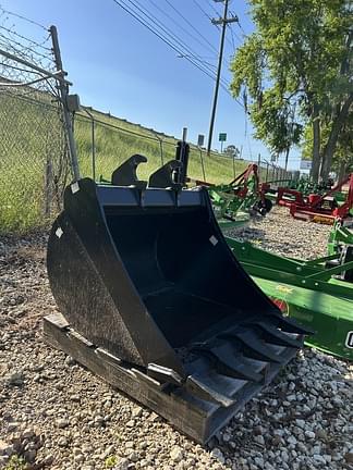 Image of John Deere Excavator Bucket Image 0