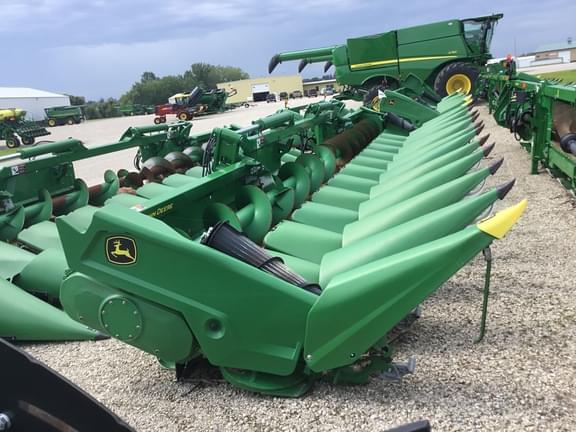 Image of John Deere C12F equipment image 1