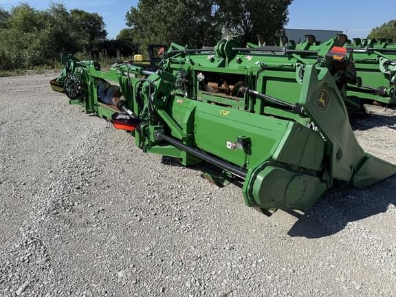 Image of John Deere C12F equipment image 4