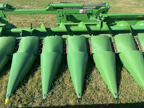 Image of John Deere C12F equipment image 2