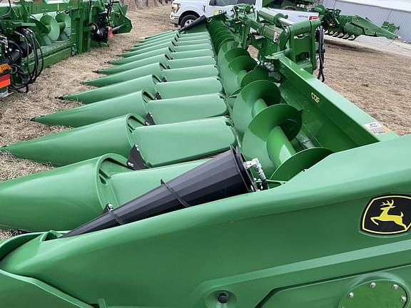 Image of John Deere C12F Primary image
