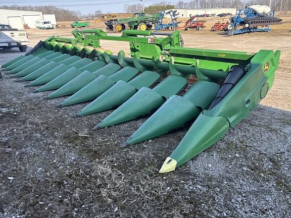 Image of John Deere C12F equipment image 1