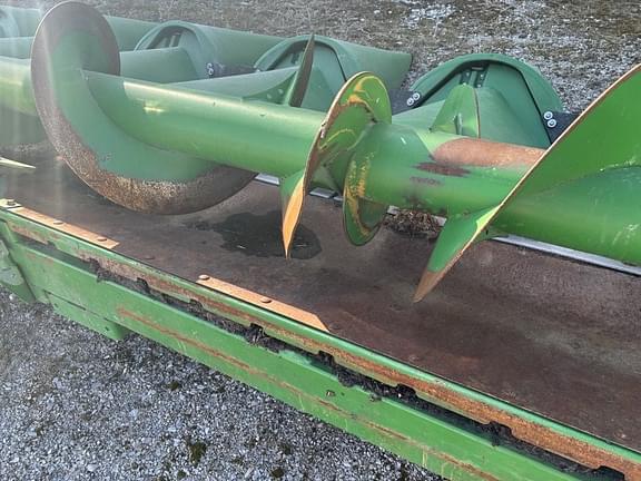 Image of John Deere C12F equipment image 2