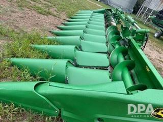 Image of John Deere C12F equipment image 3