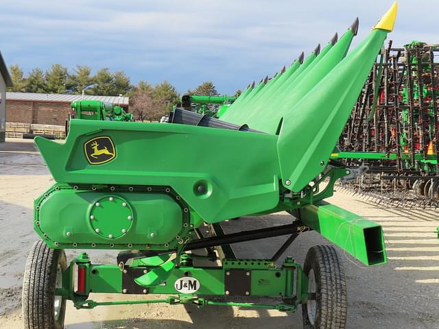 Image of John Deere C12F equipment image 4