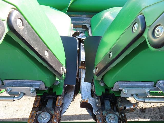 Image of John Deere C12F equipment image 3