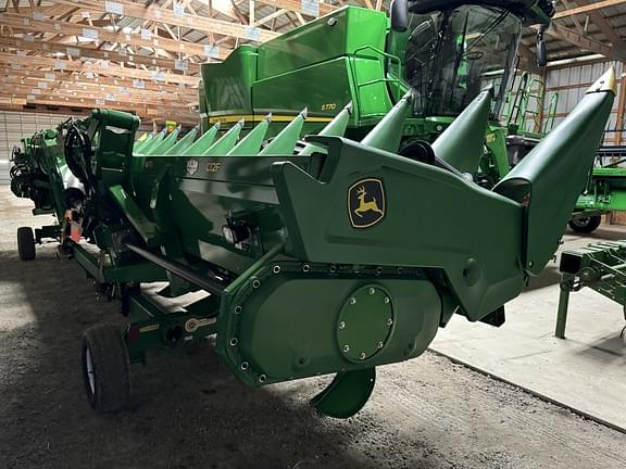 Image of John Deere C12F equipment image 2