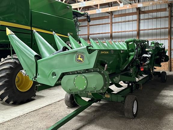 Image of John Deere C12F equipment image 1