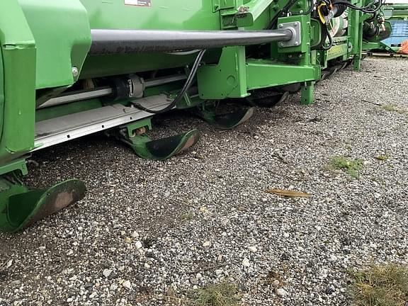 Image of John Deere C12F equipment image 4