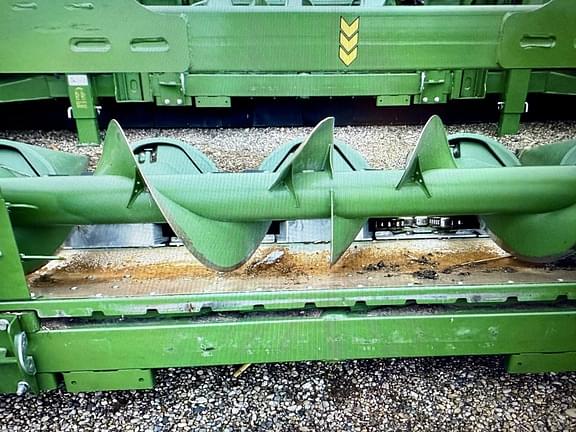 Image of John Deere C12F equipment image 4