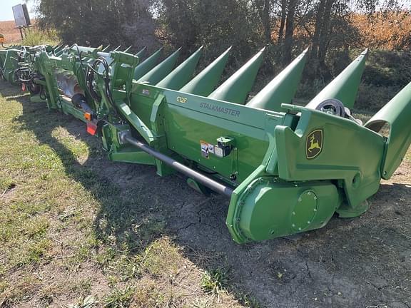 Image of John Deere C12F equipment image 2