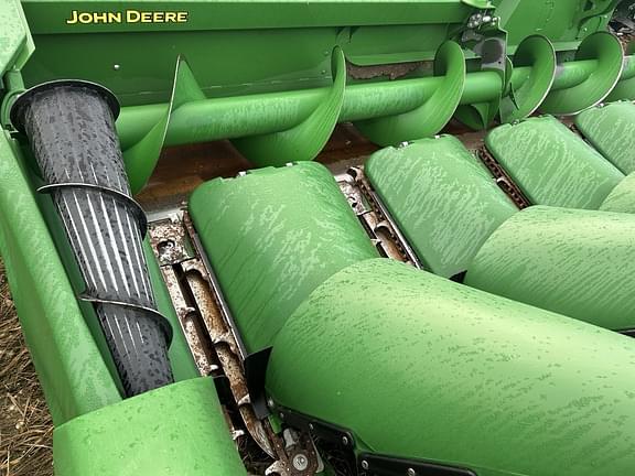 Image of John Deere C12F equipment image 3