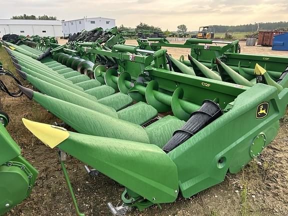 Image of John Deere C12F equipment image 4