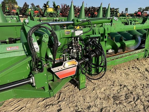 Image of John Deere C12F equipment image 2