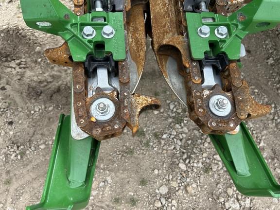 Image of John Deere C12F equipment image 1