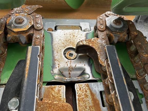 Image of John Deere C12F equipment image 4