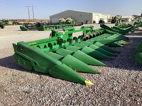 Image of John Deere C12F equipment image 2