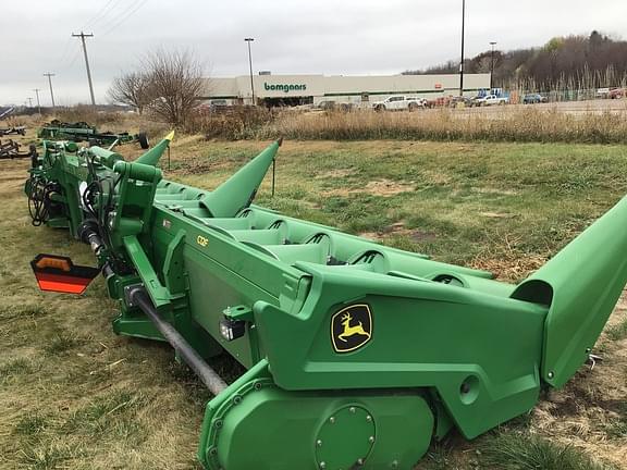 Image of John Deere C12F equipment image 4