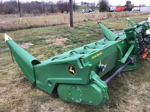 Image of John Deere C12F equipment image 2