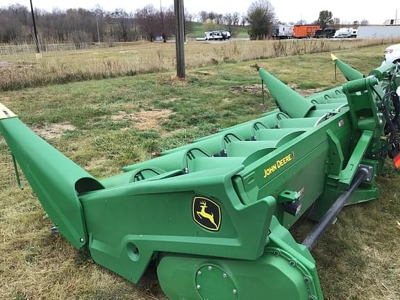 Image of John Deere C12F equipment image 3