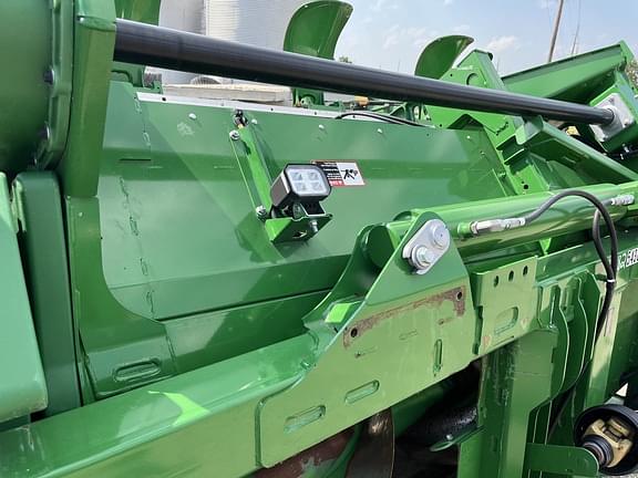 Image of John Deere C12F equipment image 4