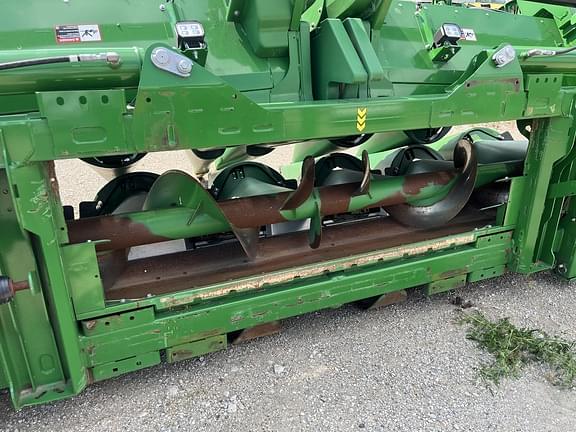 Image of John Deere C12F equipment image 3