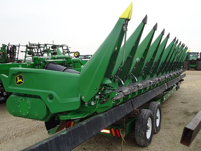 Image of John Deere C12F equipment image 1