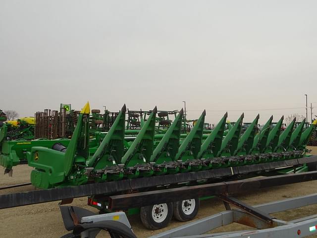 Image of John Deere C12F equipment image 2