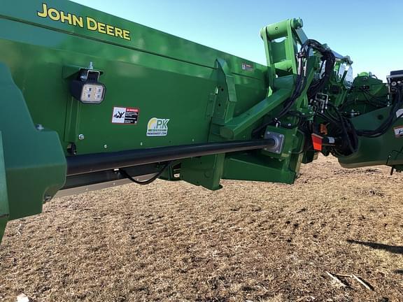 Image of John Deere C12F equipment image 3